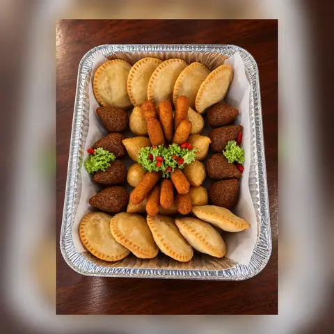 Bandeja pequeña de picaderas de Maria’s Delicatessen
